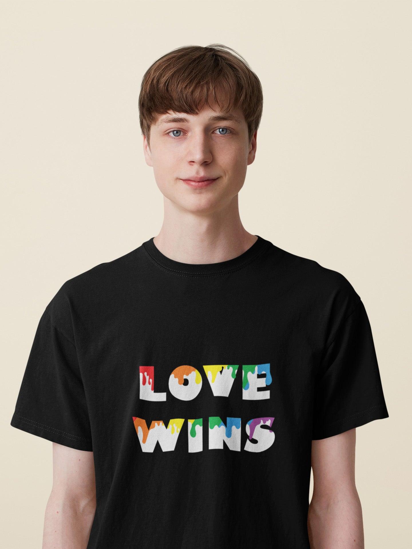 Tricou LGBT bărbați negru Hay Creations, colecția Love is Love Pride, bumbac organic premium vegan. Love Wins.