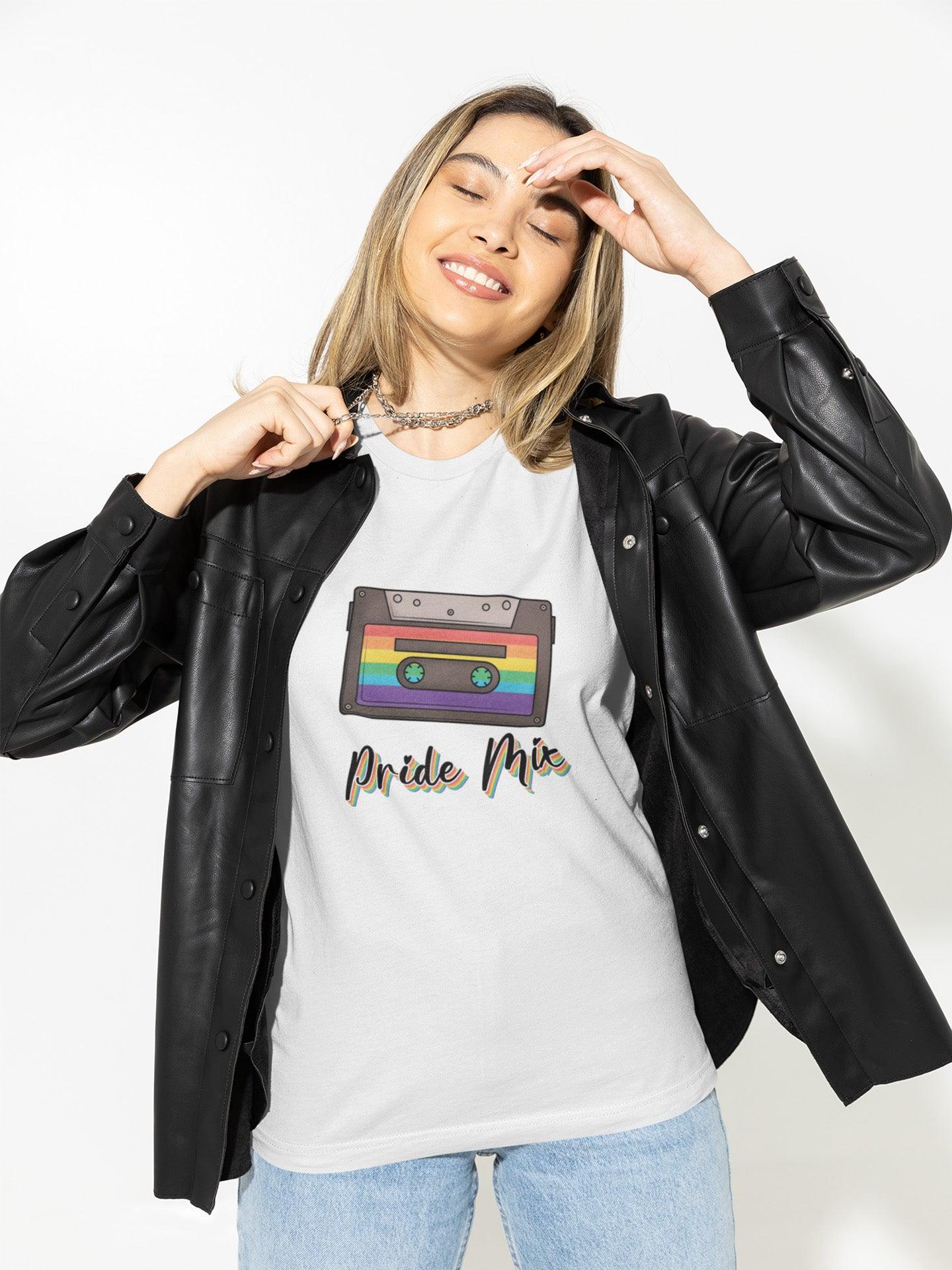  Tricou LGBT femei alb Hay Creations, colecția Love is Love Pride, bumbac organic premium vegan. Pride Mix.