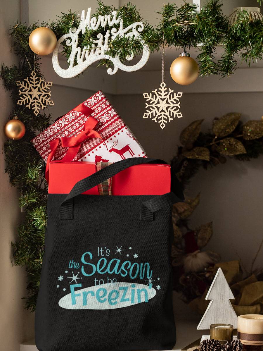     sacosa_textila_bumbac_organic_premium_vegan_cadou_Craciun_Secret_Santa_hay_creations_negru_its_the_season_to_be_freezing