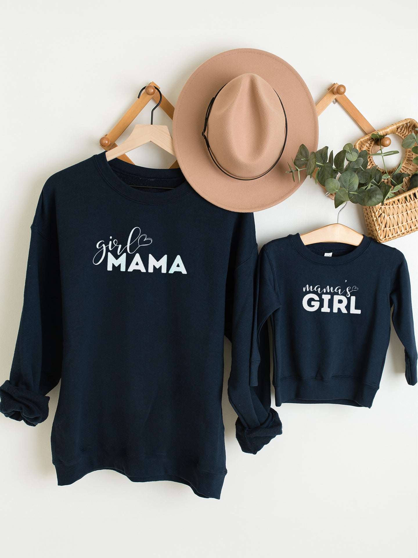 set_bluze-cu-maneca-lunga-bluza-sweatshirts-mama-copil-fiica-fiu-fata-baiat-bumbac-organic-premium-vegan-hay-creations-colectia-mom-life-girl-mama-mamas-girl-navy