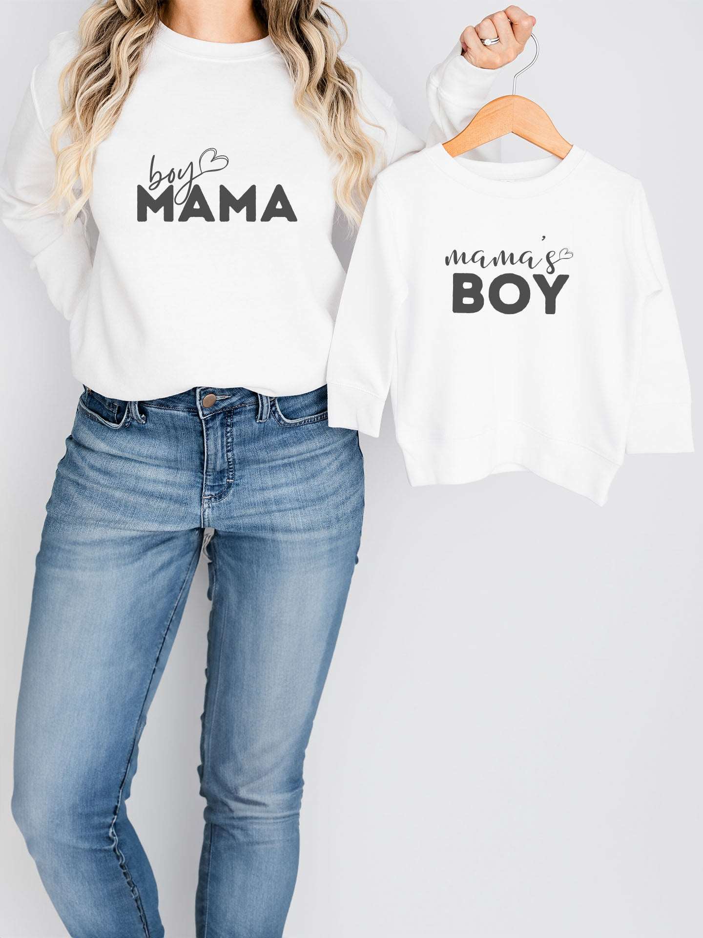     set_bluze-cu-maneca-lunga-bluza-sweatshirts-mama-copil-fiica-fiu-fata-baiat-bumbac-organic-premium-vegan-hay-creations-colectia-mom-life-boy-mama-mamas-boy-albe