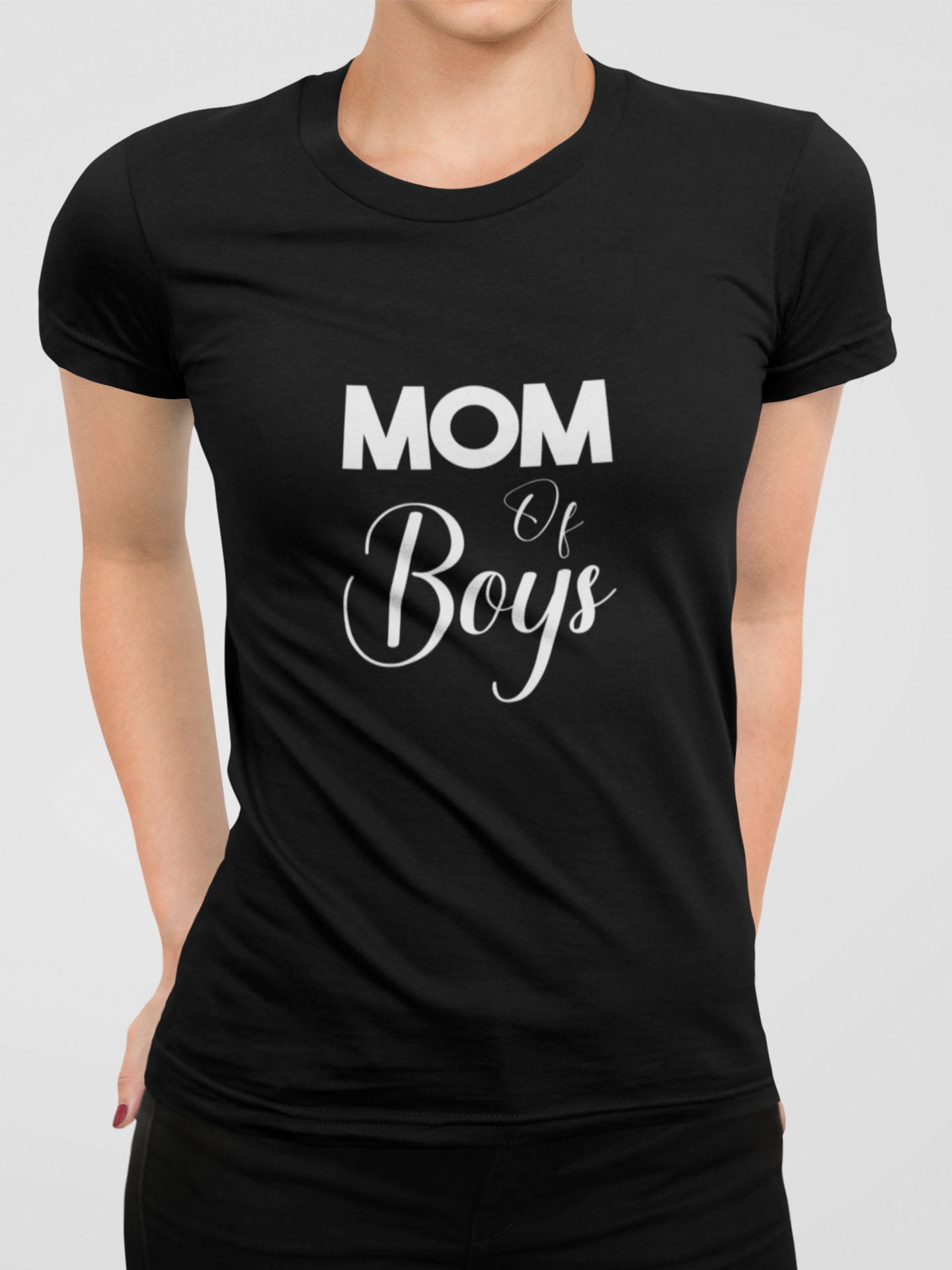 tricou-bumbac-organic-premium-vegan-pentru-mama-mame-hay-creations-colectia-mom-life-mom-of-boys-negru