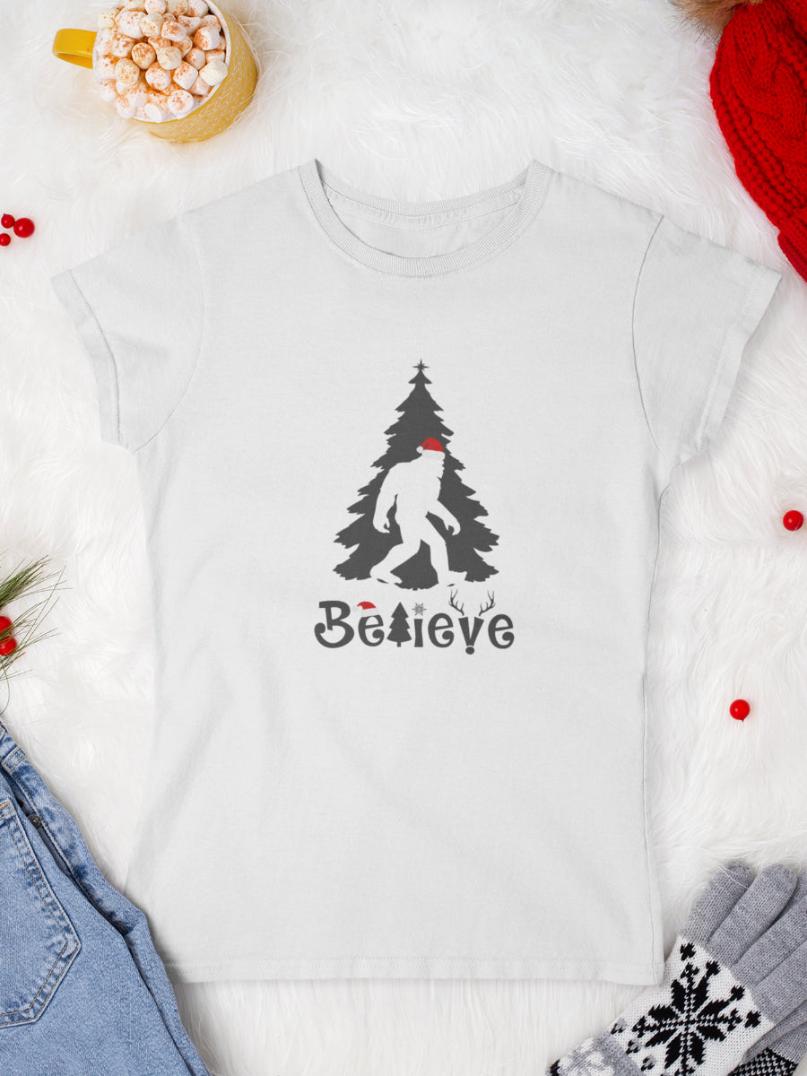     tricou_bumbac_organic_premium_vegan_cadou_Craciun_Secret_Santa_Grinch-believer-alb-femei