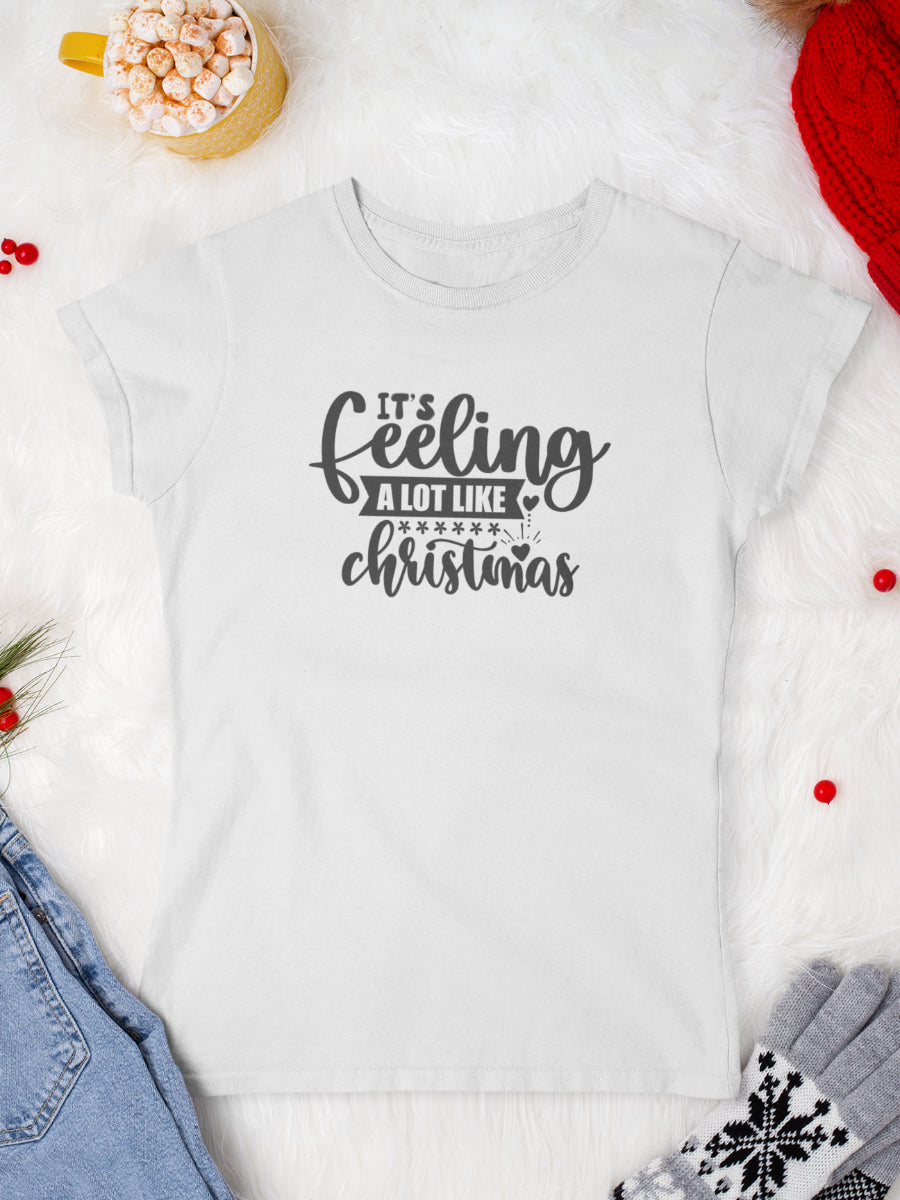     tricou_bumbac_organic_premium_vegan_cadou_Craciun_Secret_Santa_its-feeling-a-lot-like-Christmas-alb-femei